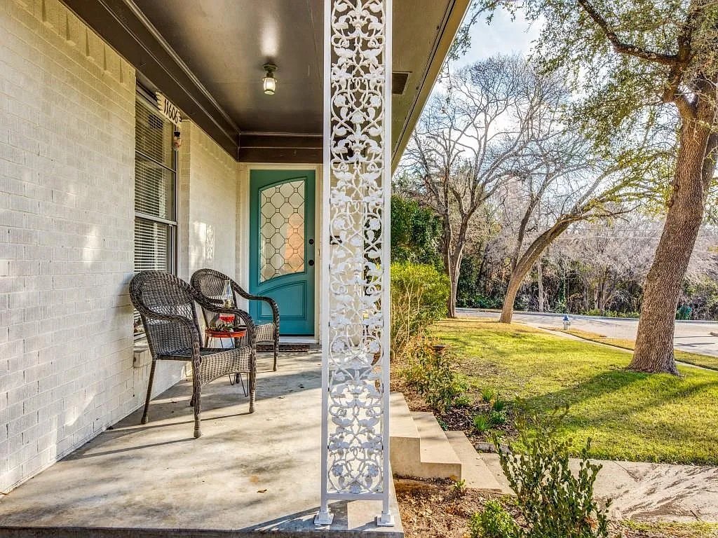 11606 Tuscany Way — 3-bedroom house in Dallas